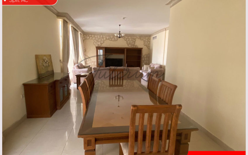 Spacious 3 bedroom with EWA and closed Kitchen