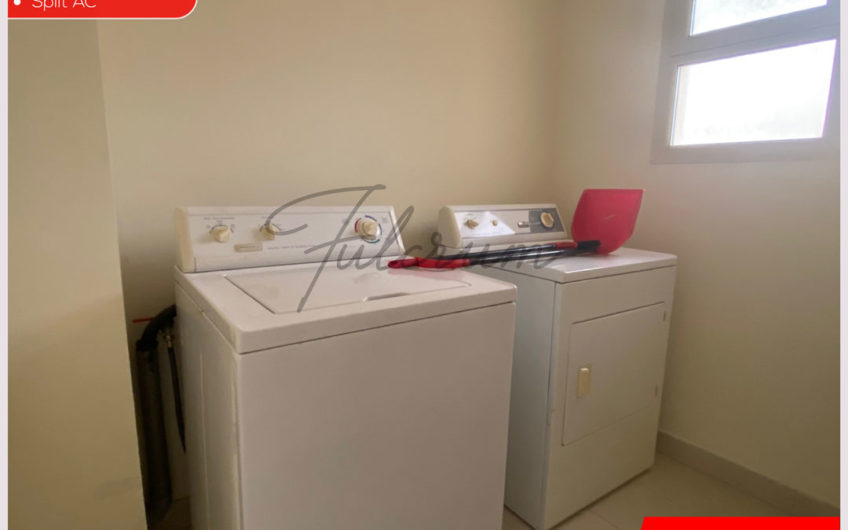 Spacious 3 bedroom with EWA and closed Kitchen